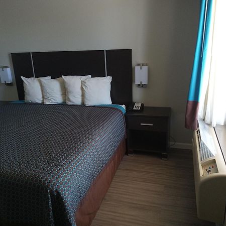Relax Inn Rockingham Bagian luar foto